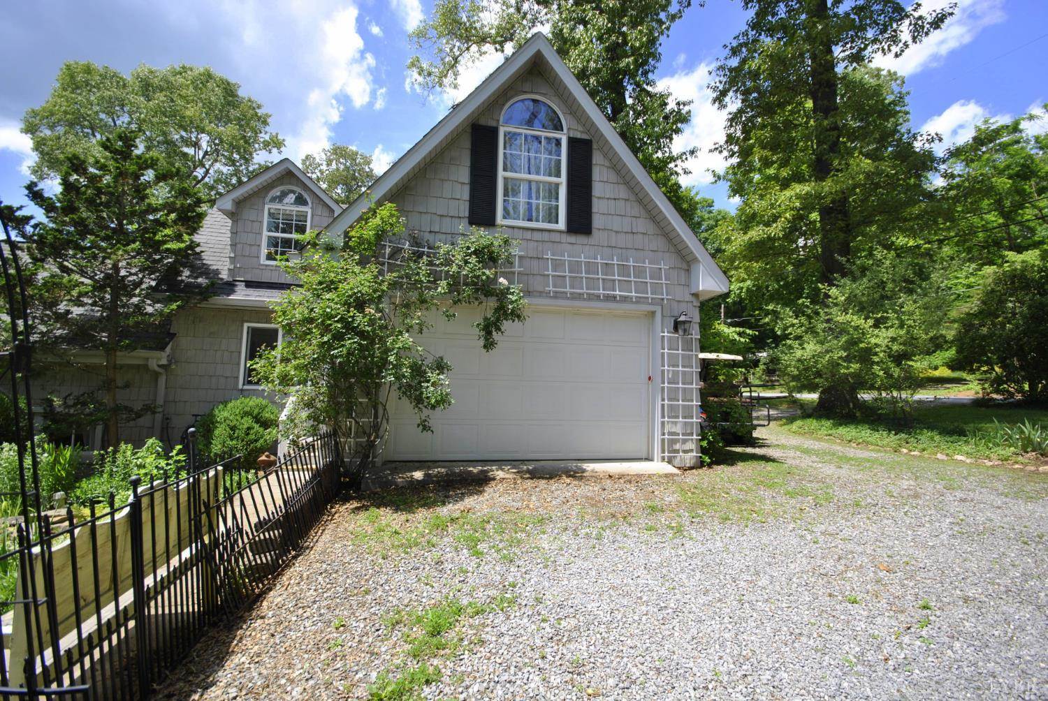 1216 Timberlake Drive, Lynchburg, VA 24502