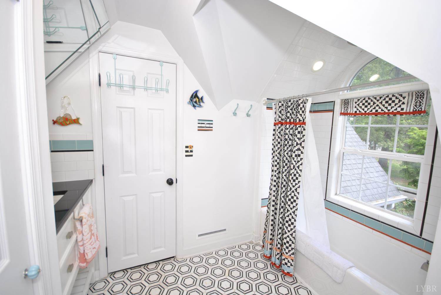 1216 Timberlake Drive, Lynchburg, VA 24502