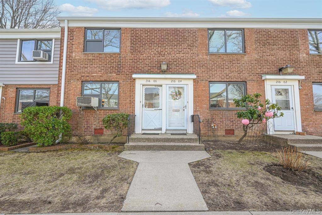 216-06 68Th AVe, Bayside, NY 11364