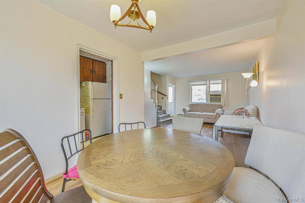 216-06 68Th AVe, Bayside, NY 11364