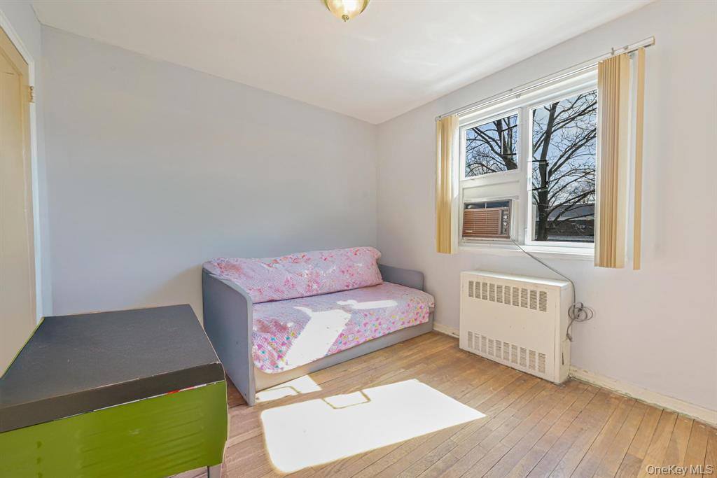 216-06 68Th AVe, Bayside, NY 11364