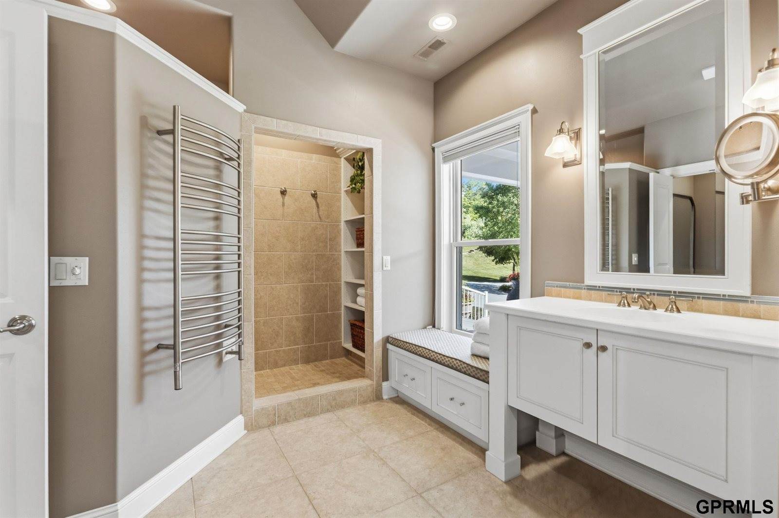 1223 Lynnwood Lane, Omaha, NE 68152