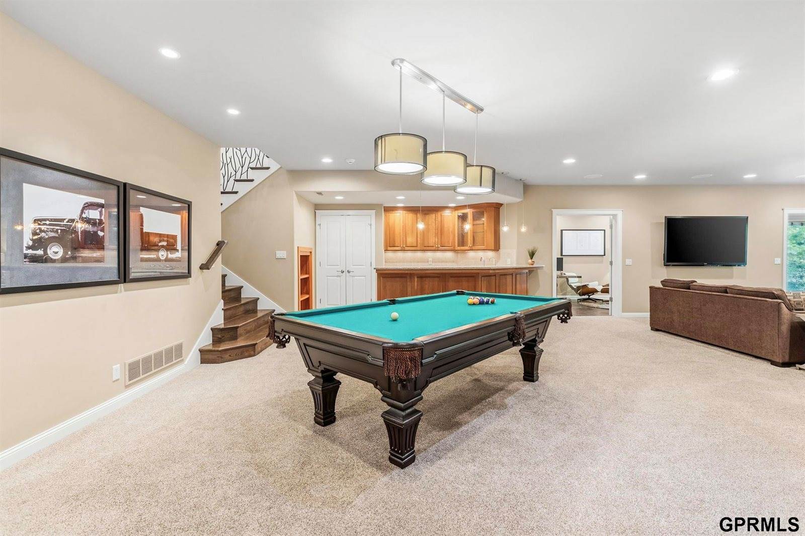 1223 Lynnwood Lane, Omaha, NE 68152