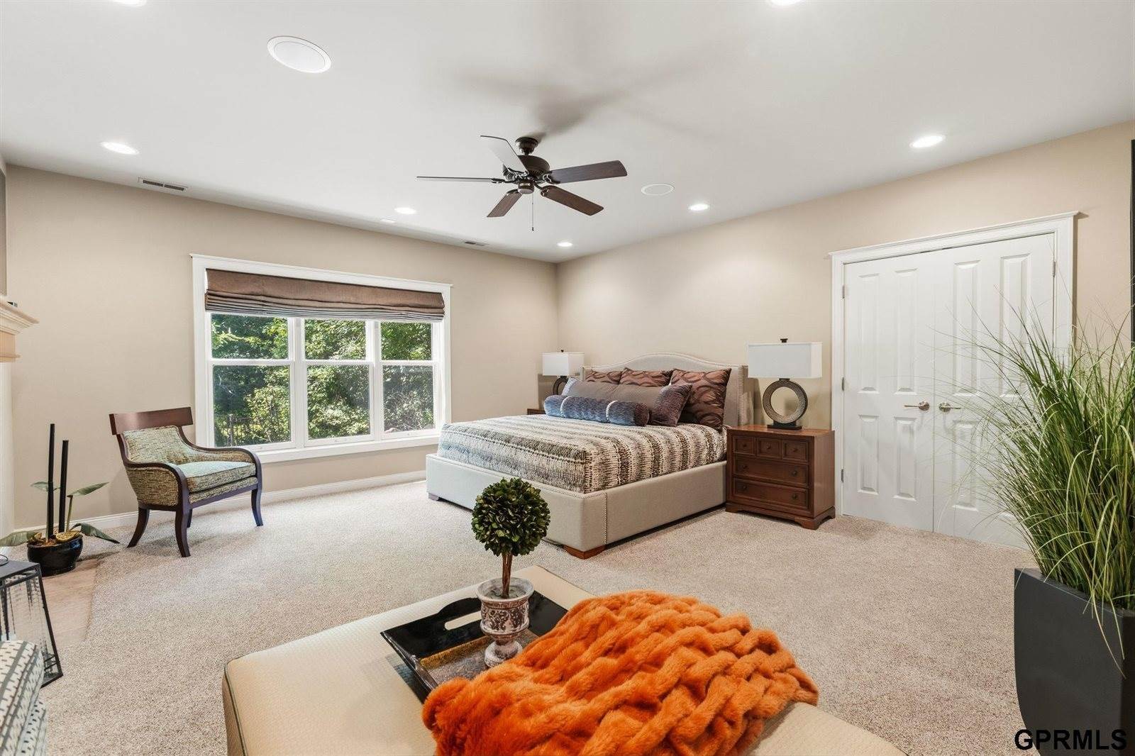 1223 Lynnwood Lane, Omaha, NE 68152