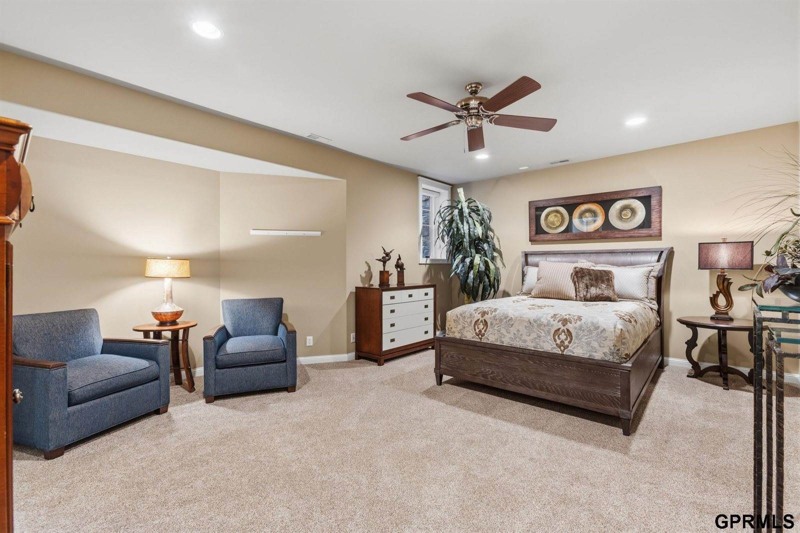 1223 Lynnwood Lane, Omaha, NE 68152