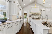 1223 Lynnwood Lane, Omaha, NE 68152