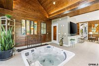 1223 Lynnwood Lane, Omaha, NE 68152