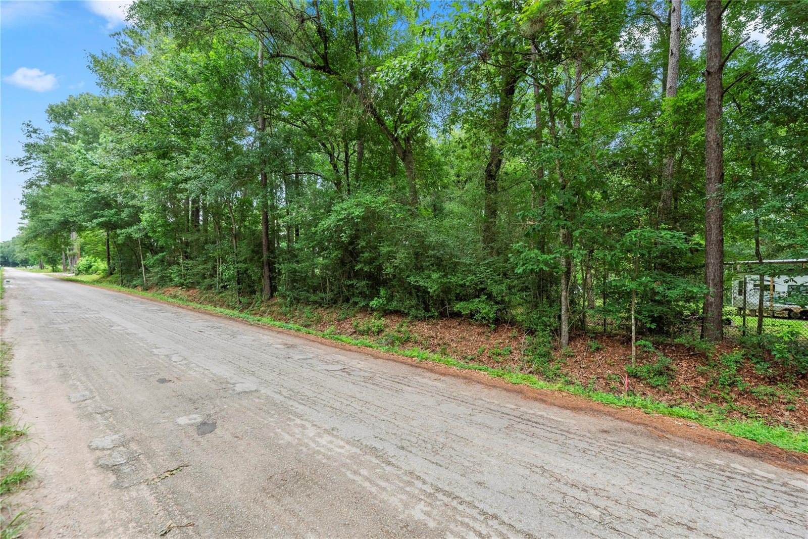 8 County Road 3564, New Caney, TX 77357