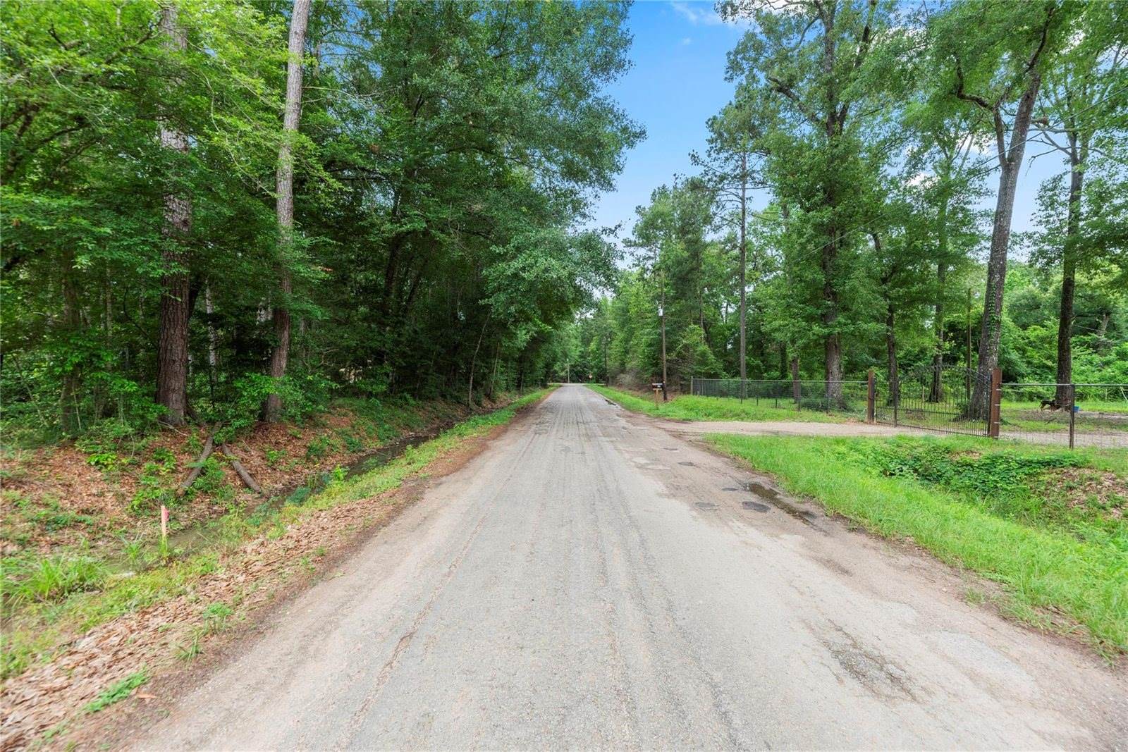 8 Cr 3564, New Caney, TX 77357