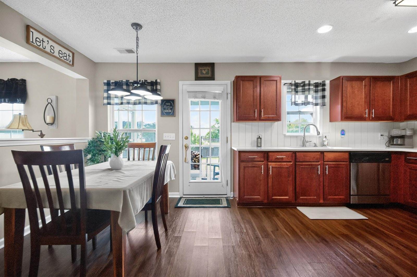 426 Dovetail Circle, Summerville, SC 29483