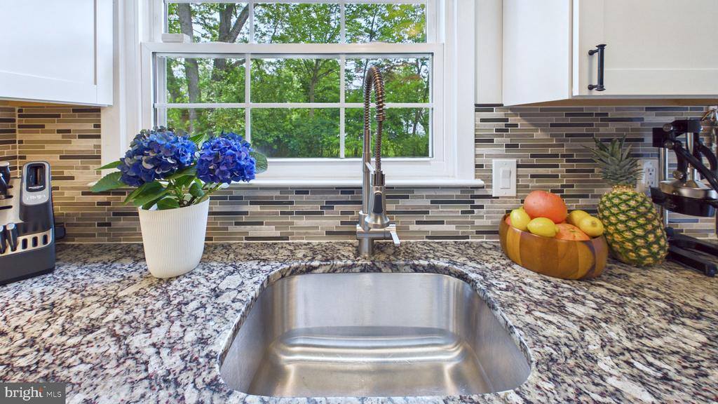 27 Rockland Road, Ewing Township, NJ 08560