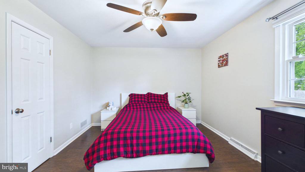 27 Rockland Road, Ewing Township, NJ 08560