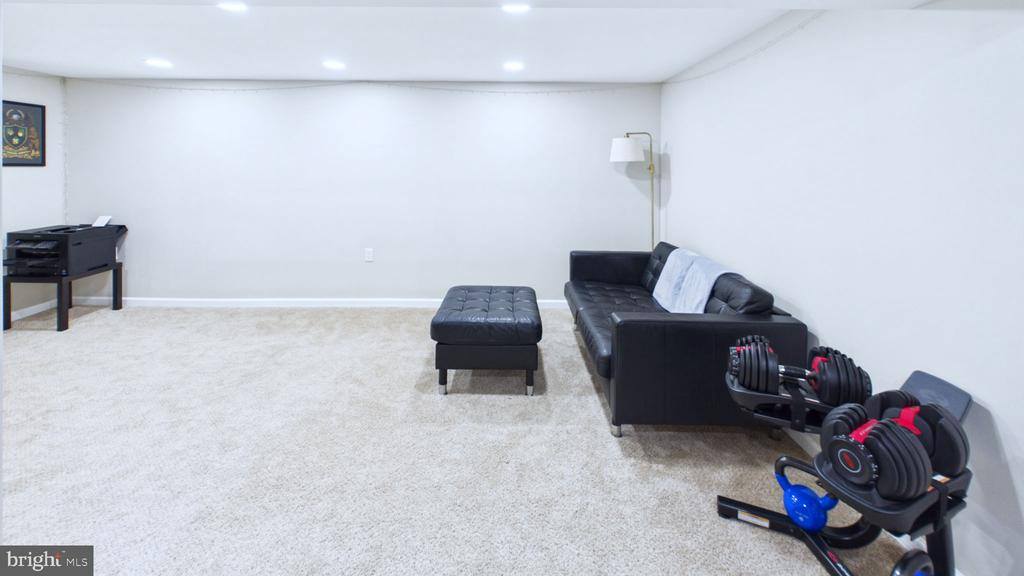 27 Rockland Road, Ewing Township, NJ 08560