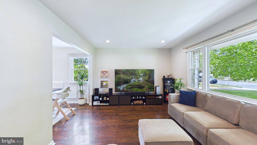 27 Rockland Road, Ewing Township, NJ 08560