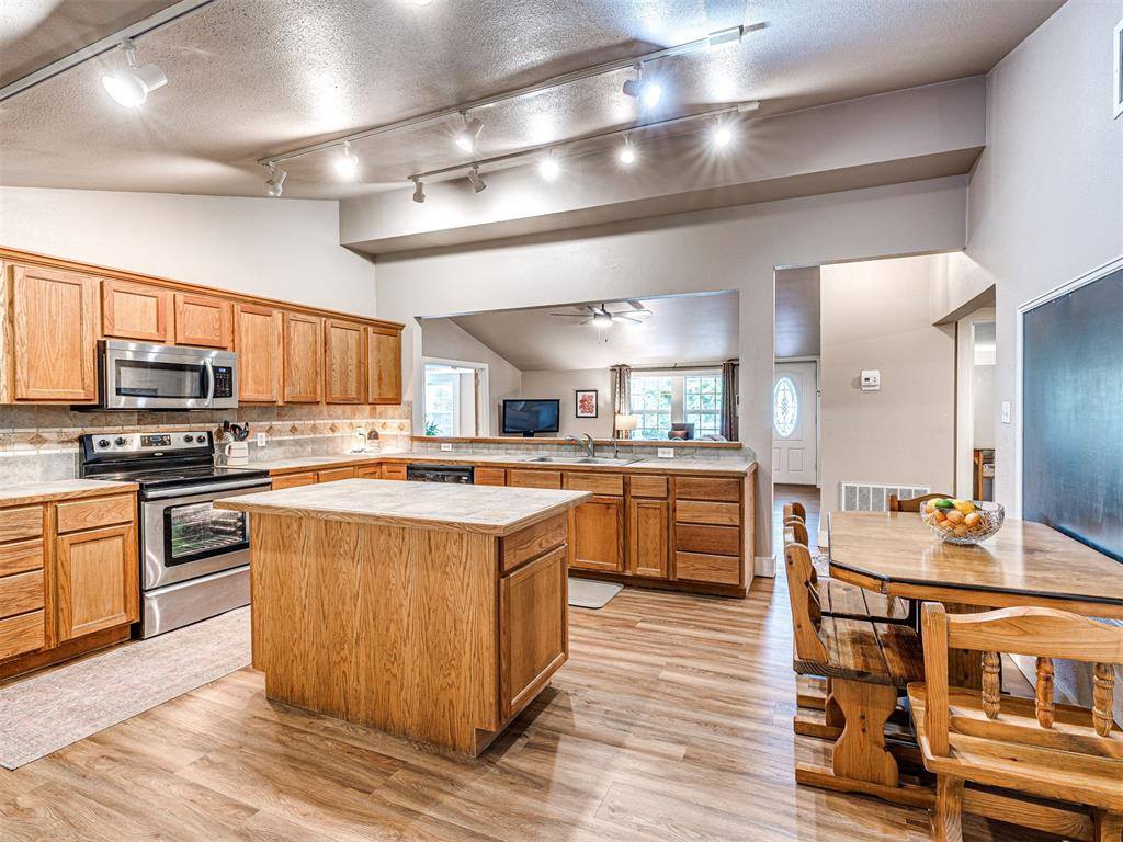 1120 North Louisa Avenue, Shawnee, OK 74801