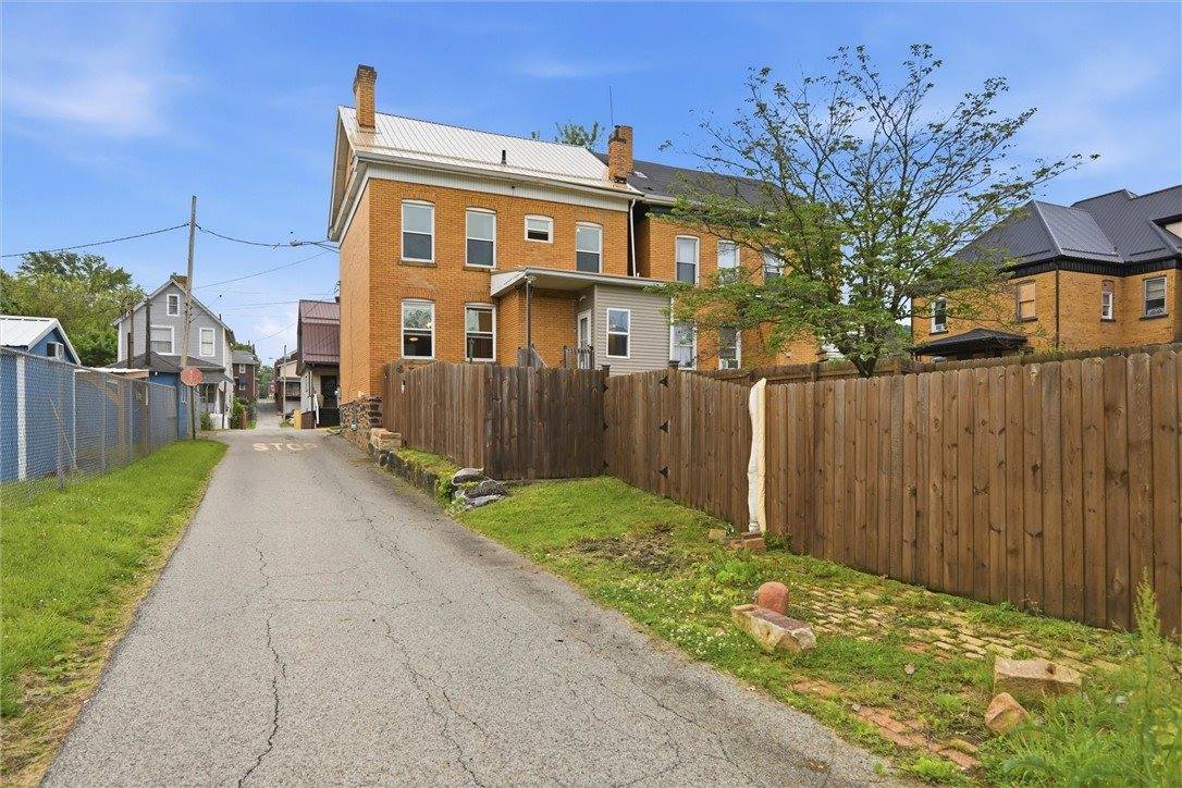 305 3rd St, Freeport Boro, PA 16229