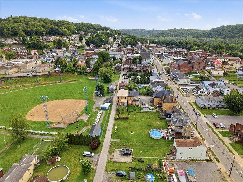 305 3rd St, Freeport Boro, PA 16229