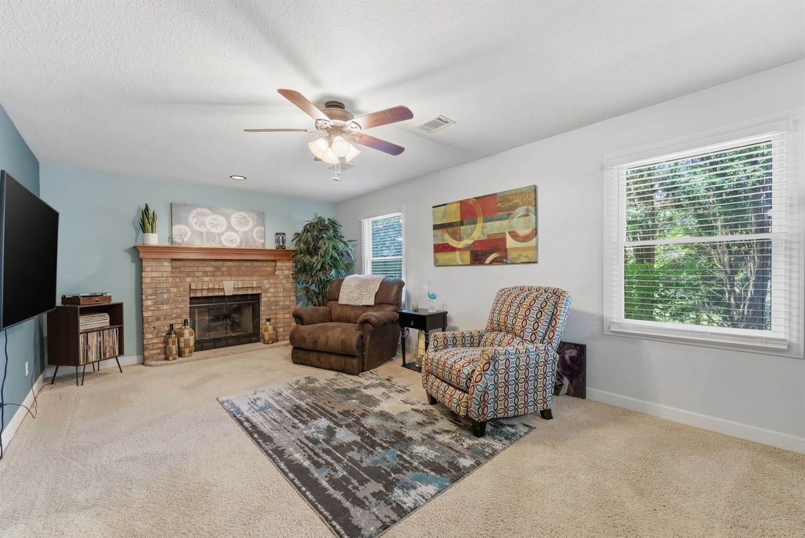 2212 Parkway Drive, Port Byron, IL 61275