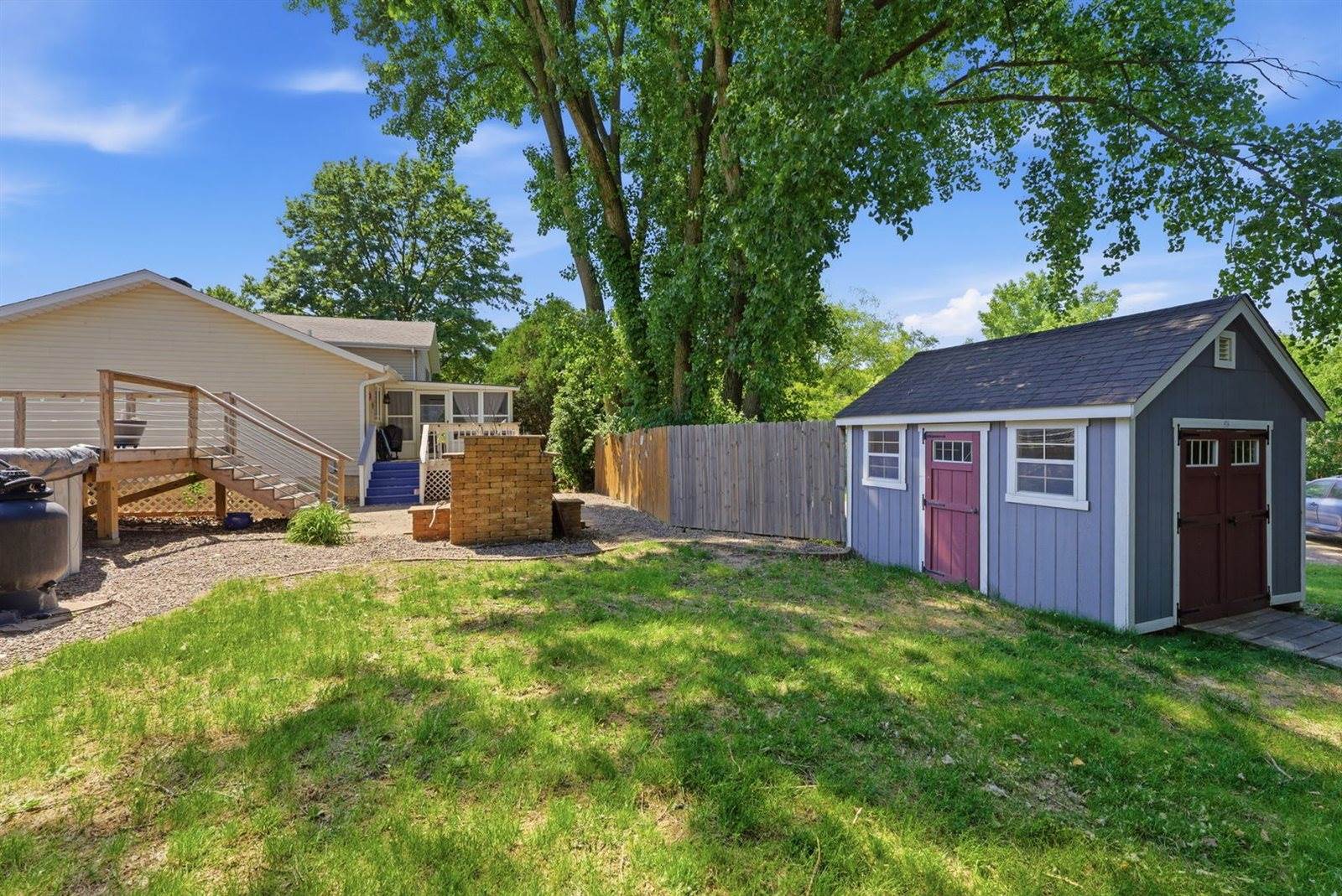 2212 Parkway Drive, Port Byron, IL 61275