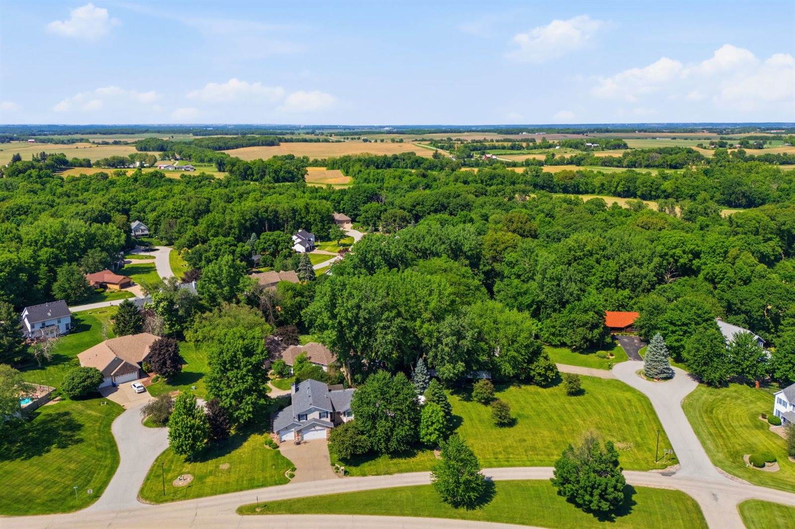 2212 Parkway Drive, Port Byron, IL 61275