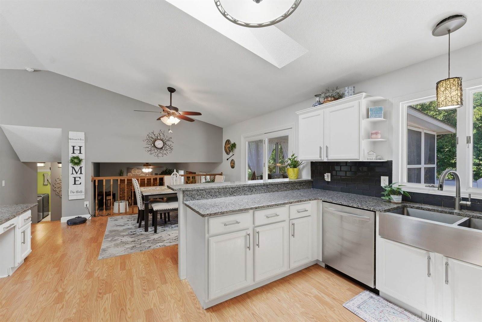 2212 Parkway Drive, Port Byron, IL 61275