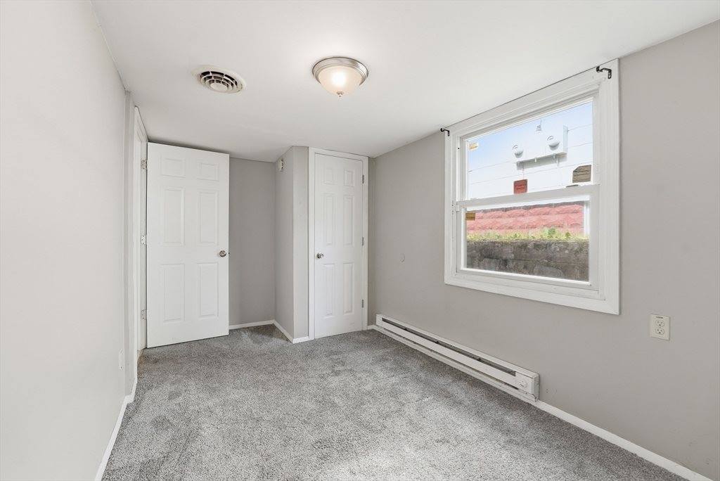 165 Hampden St, Springfield, MA 01151