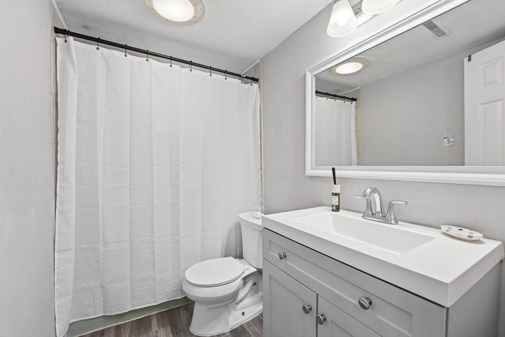 165 Hampden St, Springfield, MA 01151