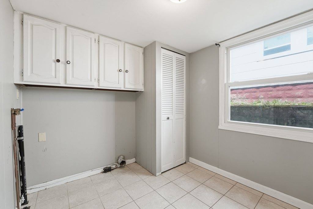 165 Hampden St, Springfield, MA 01151