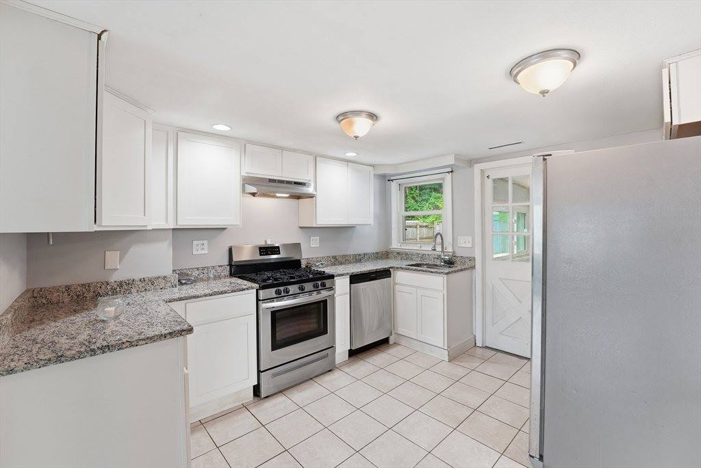 165 Hampden St, Springfield, MA 01151