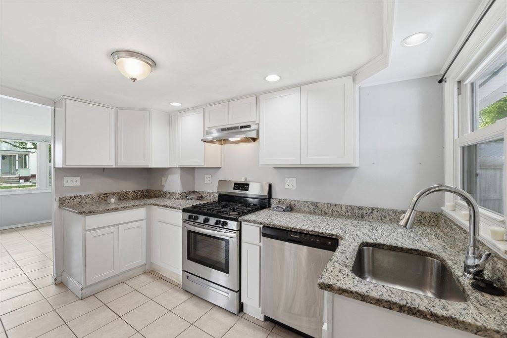 165 Hampden St, Springfield, MA 01151