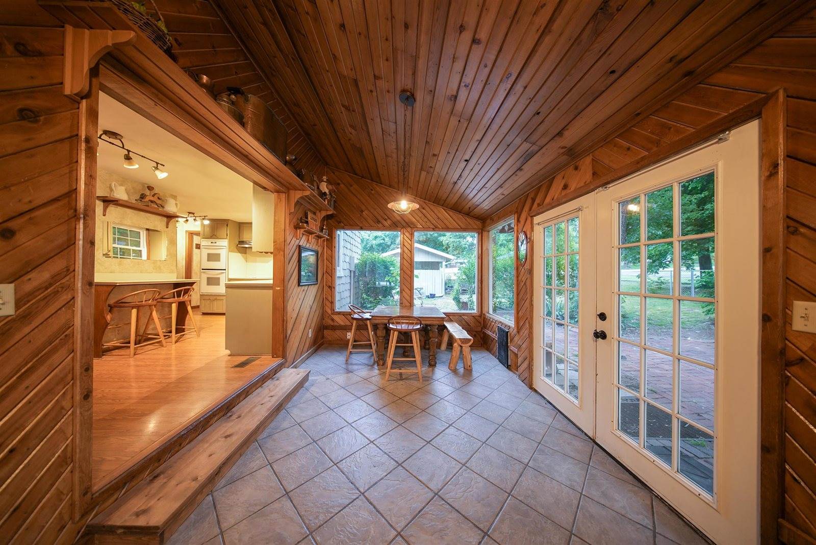 4 Orange Ln, Arkansas City, KS 67005
