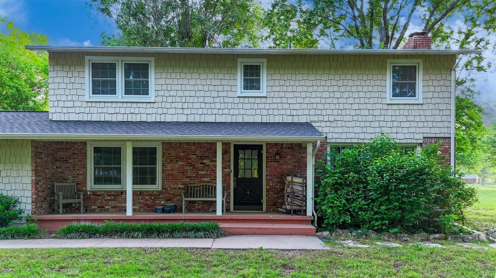 4 Orange Ln, Arkansas City, KS 67005