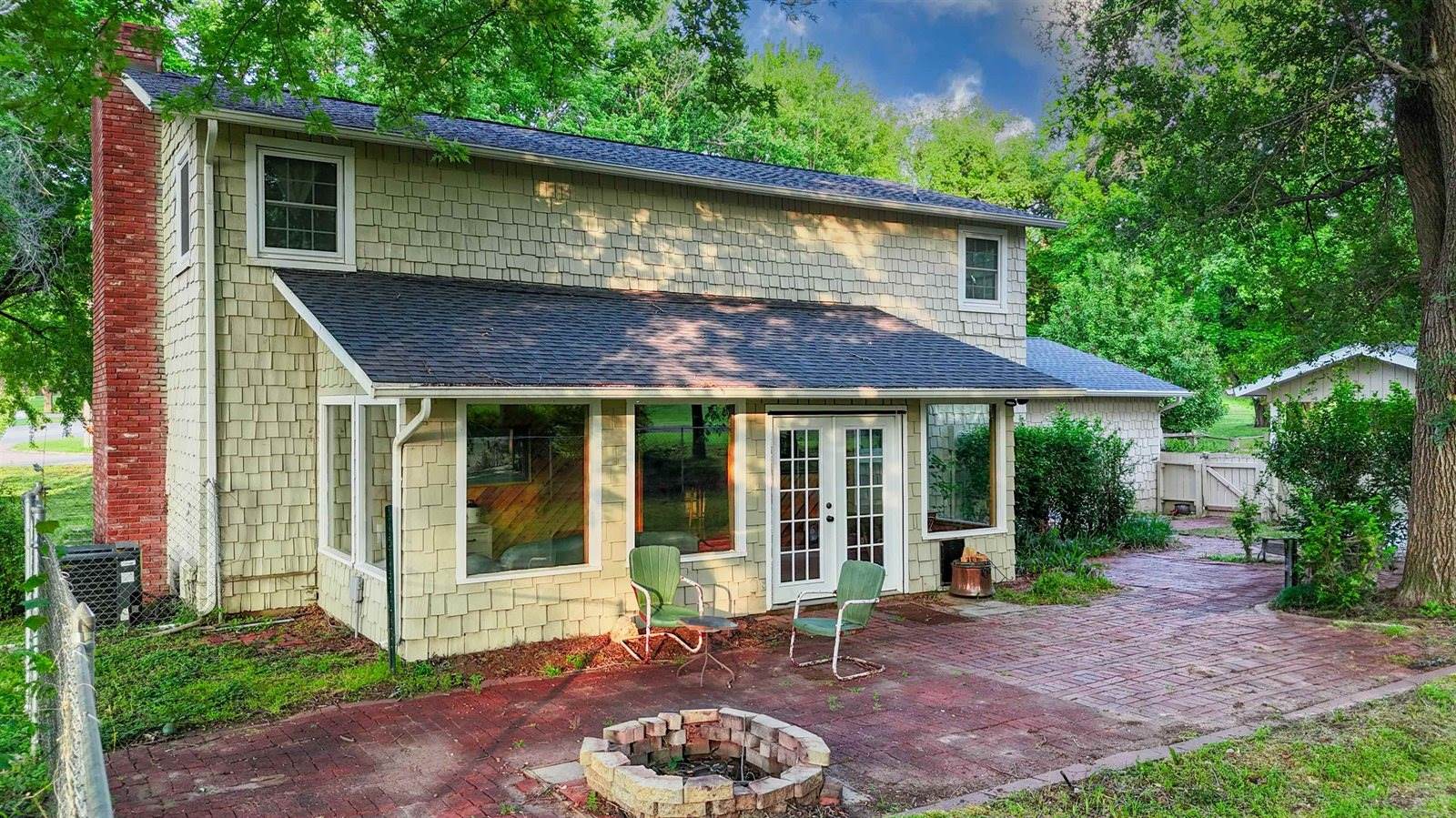 4 Orange Ln, Arkansas City, KS 67005