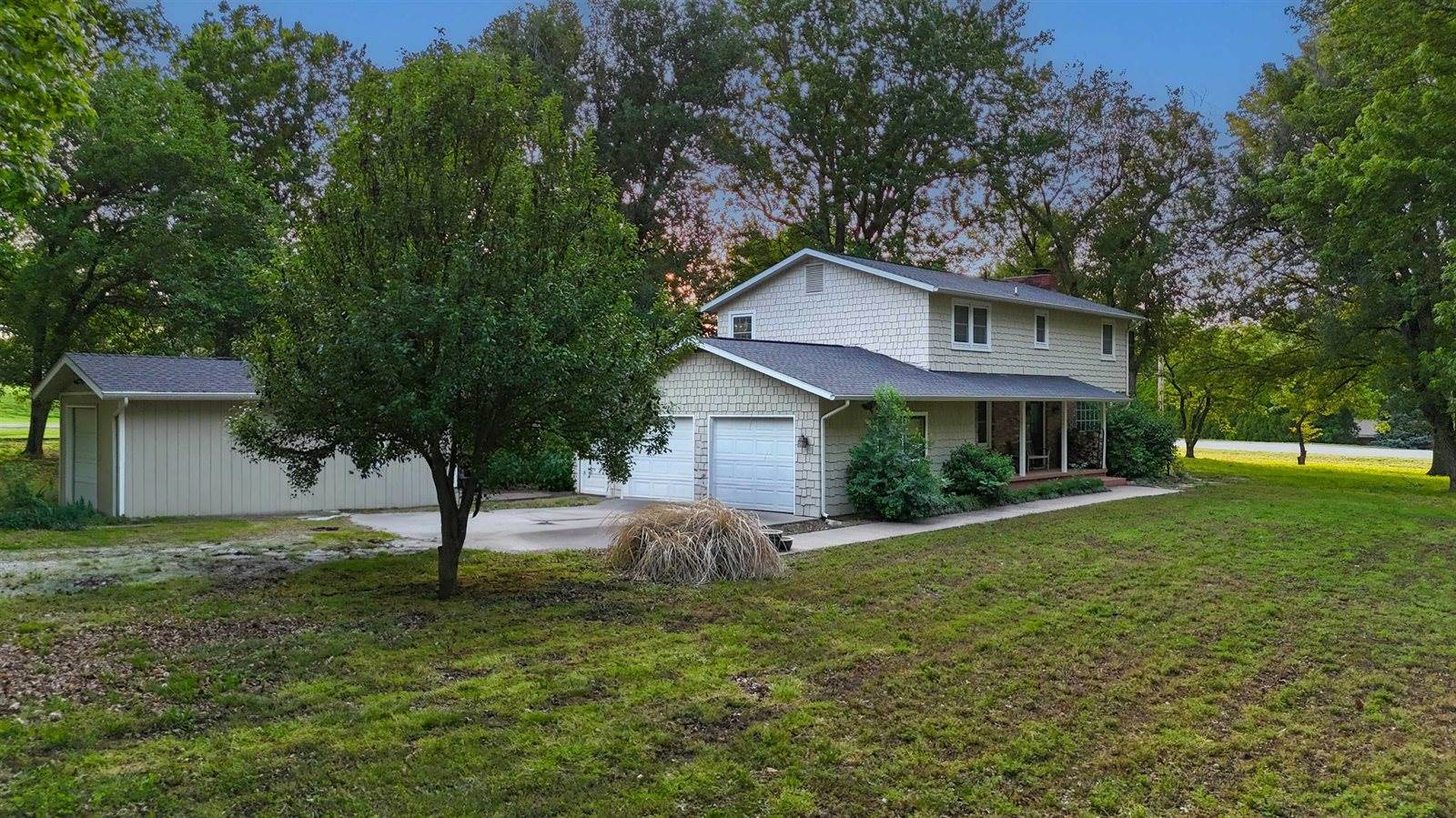4 Orange Ln, Arkansas City, KS 67005