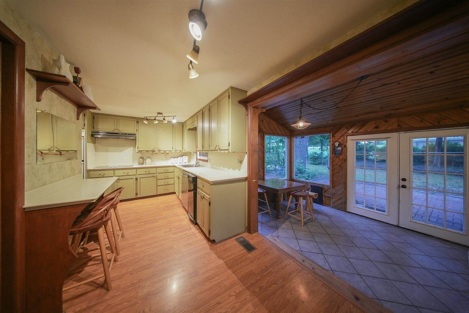 4 Orange Ln, Arkansas City, KS 67005