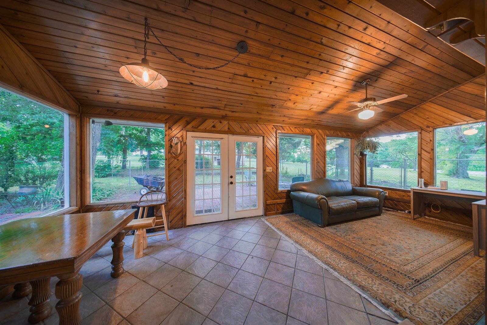 4 Orange Ln, Arkansas City, KS 67005