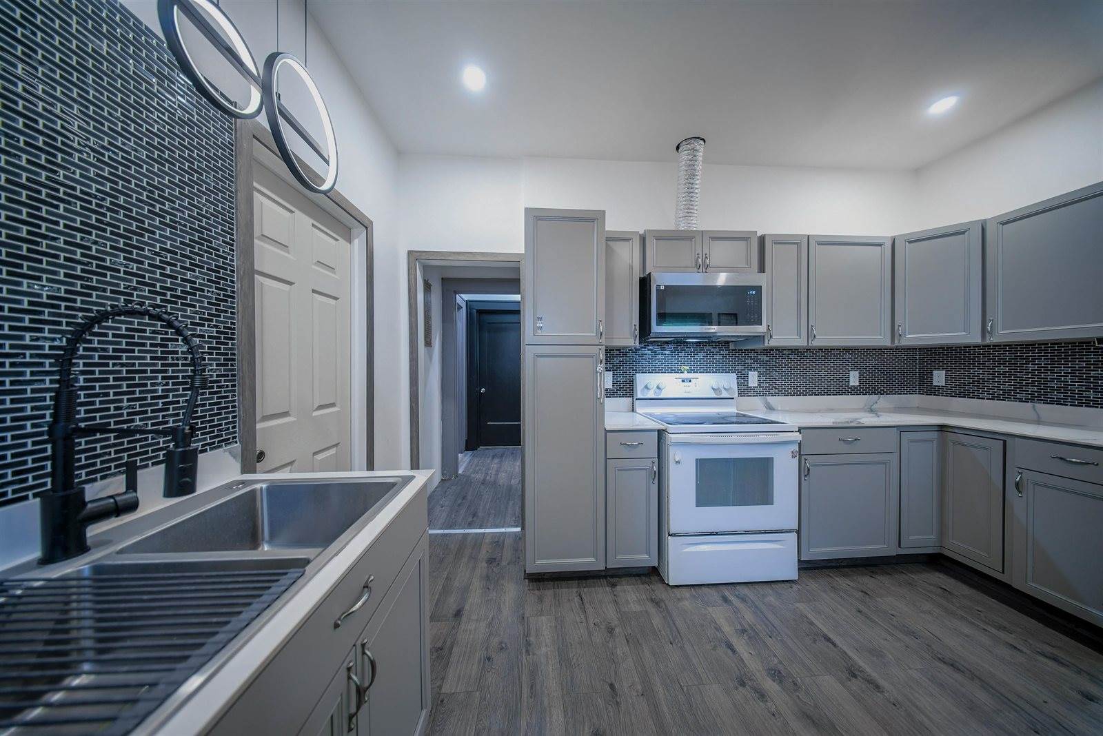 428 South C St, Arkansas City, KS 67005