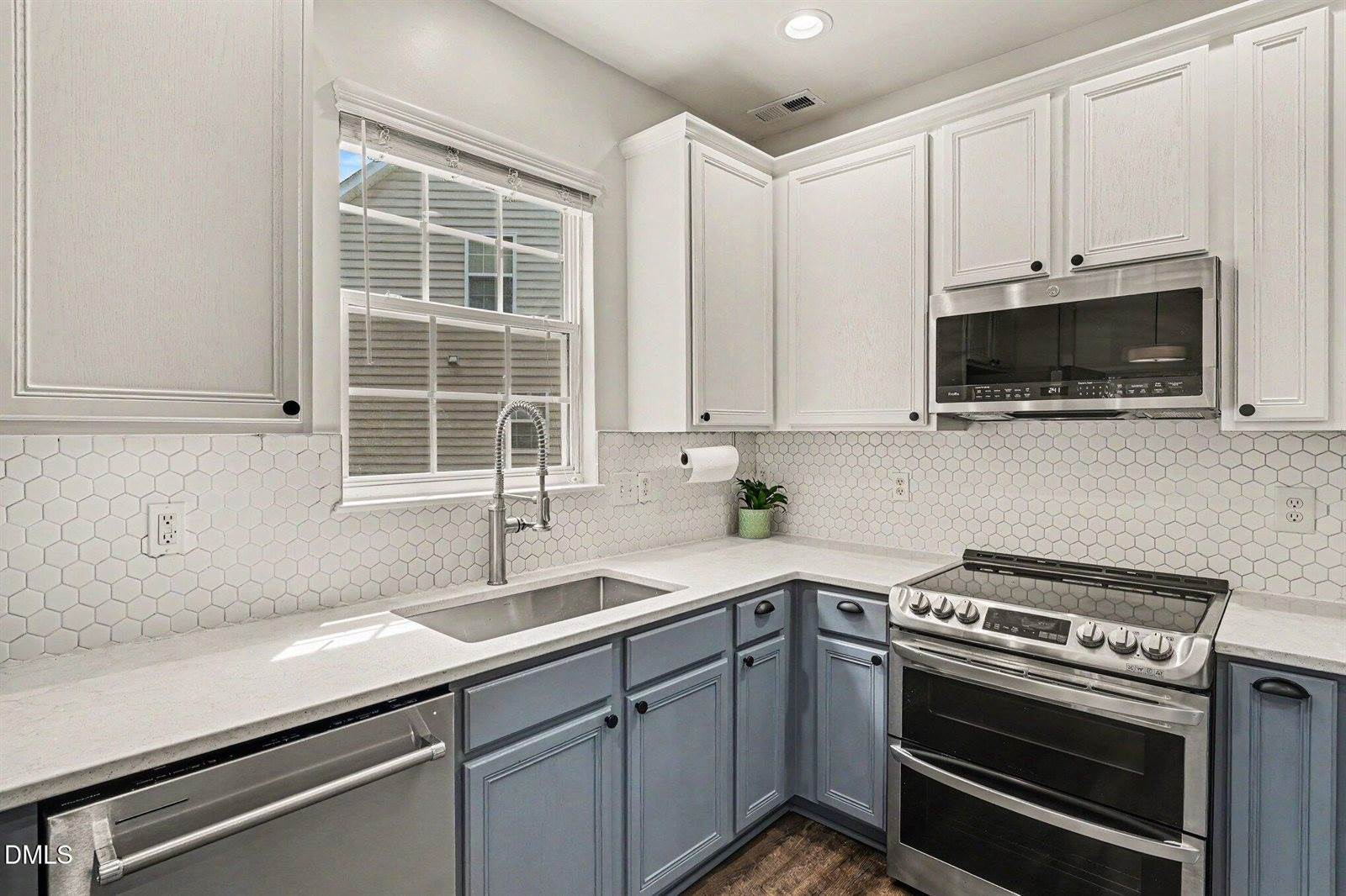 313 Scarcliffe Court, Rolesville, NC 27571