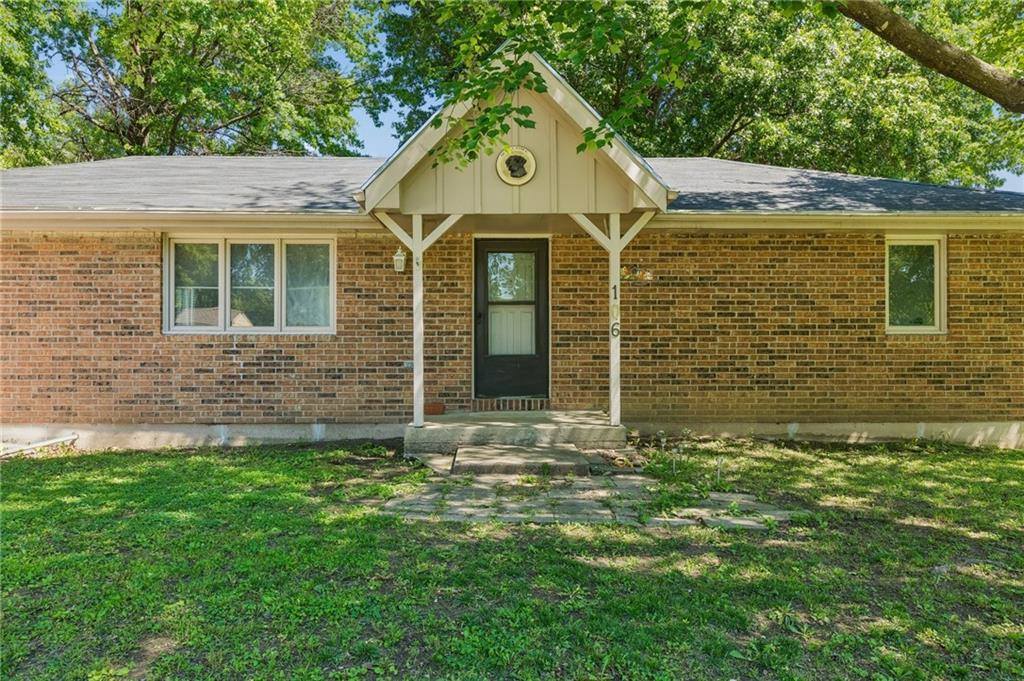 106 Peach Tree Lane, Greenwood, MO 64034