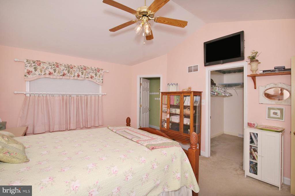 411 Omicron Place, Wernersville, PA 19565