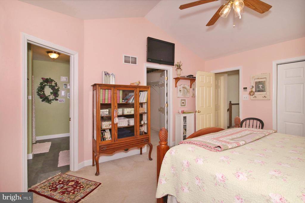 411 Omicron Place, Wernersville, PA 19565