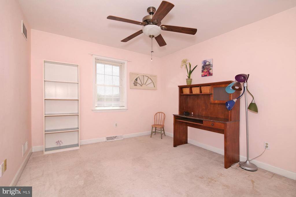 411 Omicron Place, Wernersville, PA 19565