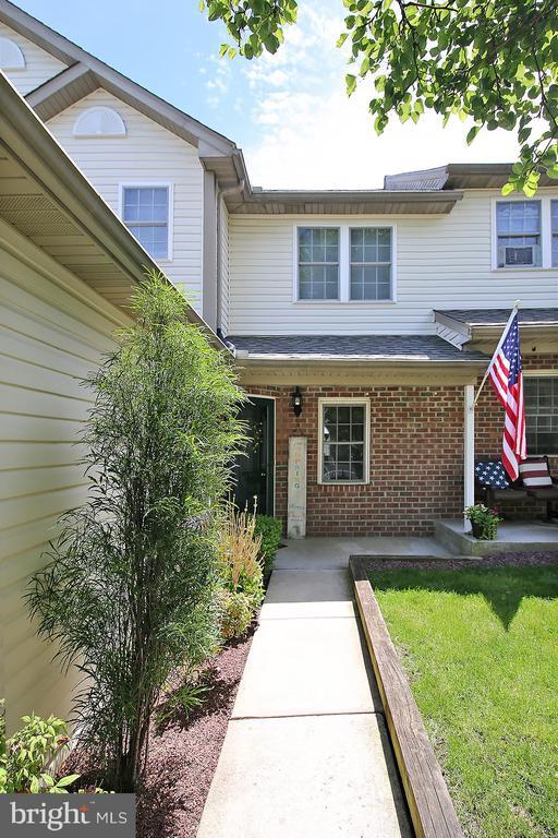 411 Omicron Place, Wernersville, PA 19565