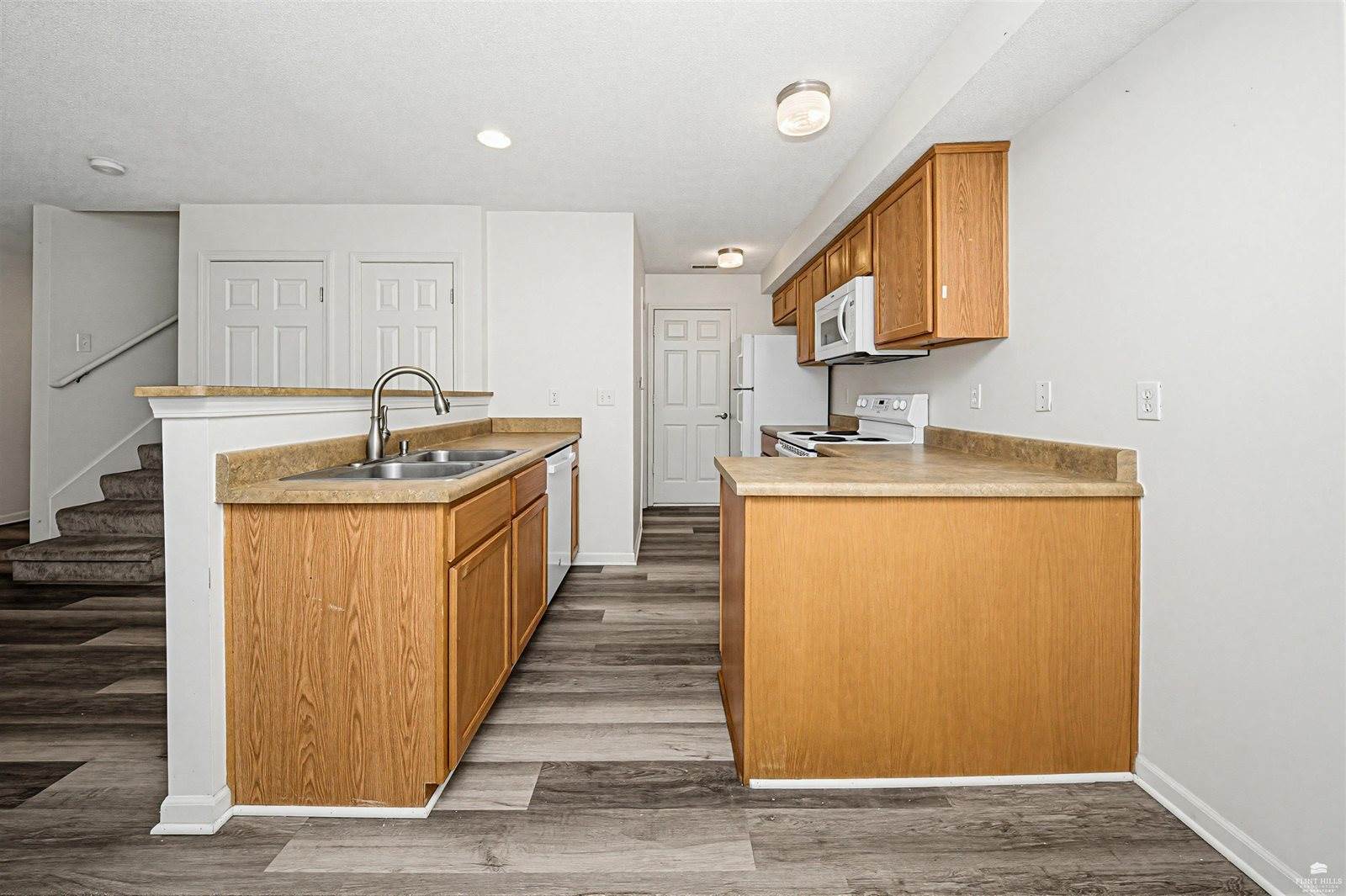 2407 Deerfield Blvd, Junction City, KS 66441