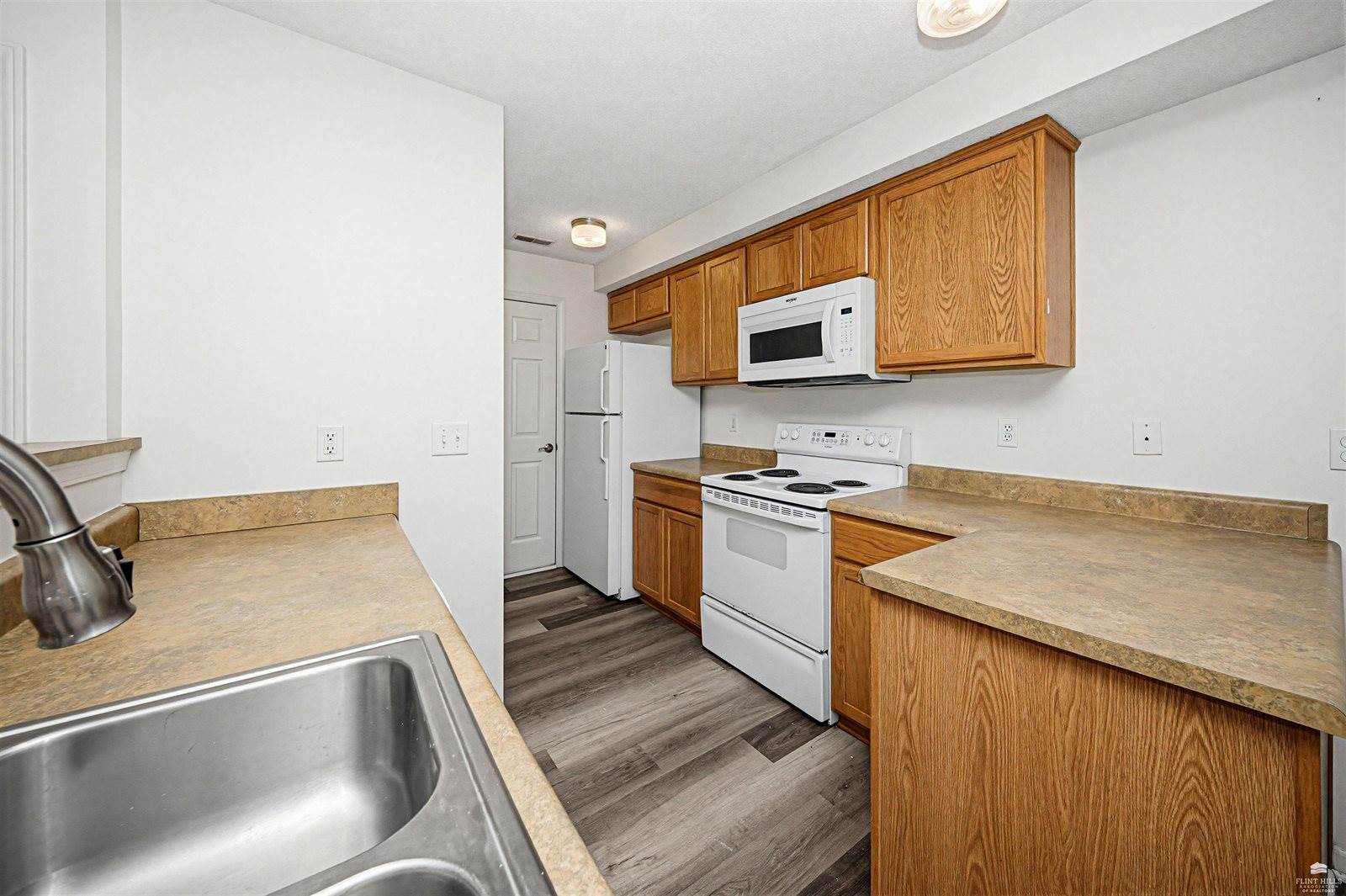 2407 Deerfield Blvd, Junction City, KS 66441