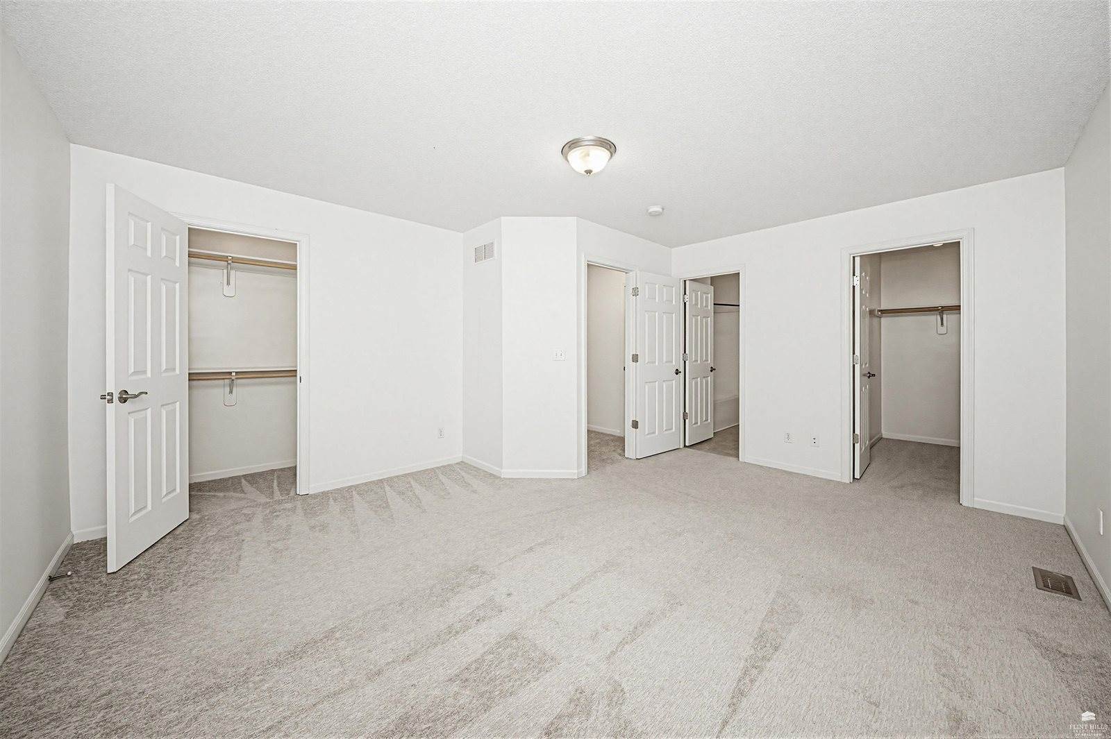 2407 Deerfield Blvd, Junction City, KS 66441