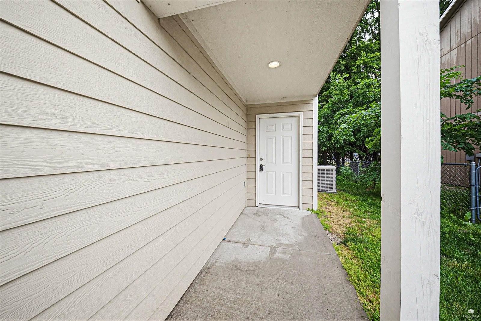 2407 Deerfield Blvd, Junction City, KS 66441