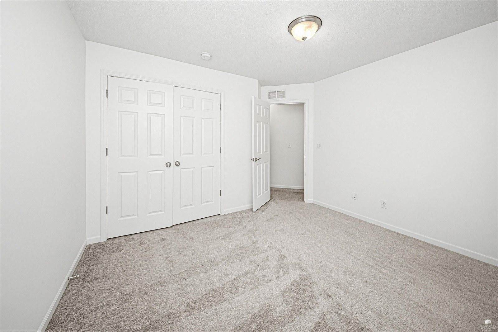 2407 Deerfield Blvd, Junction City, KS 66441