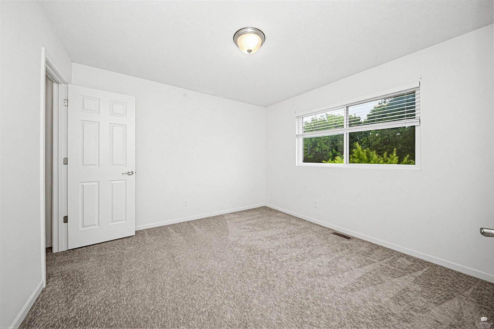 2407 Deerfield Blvd, Junction City, KS 66441