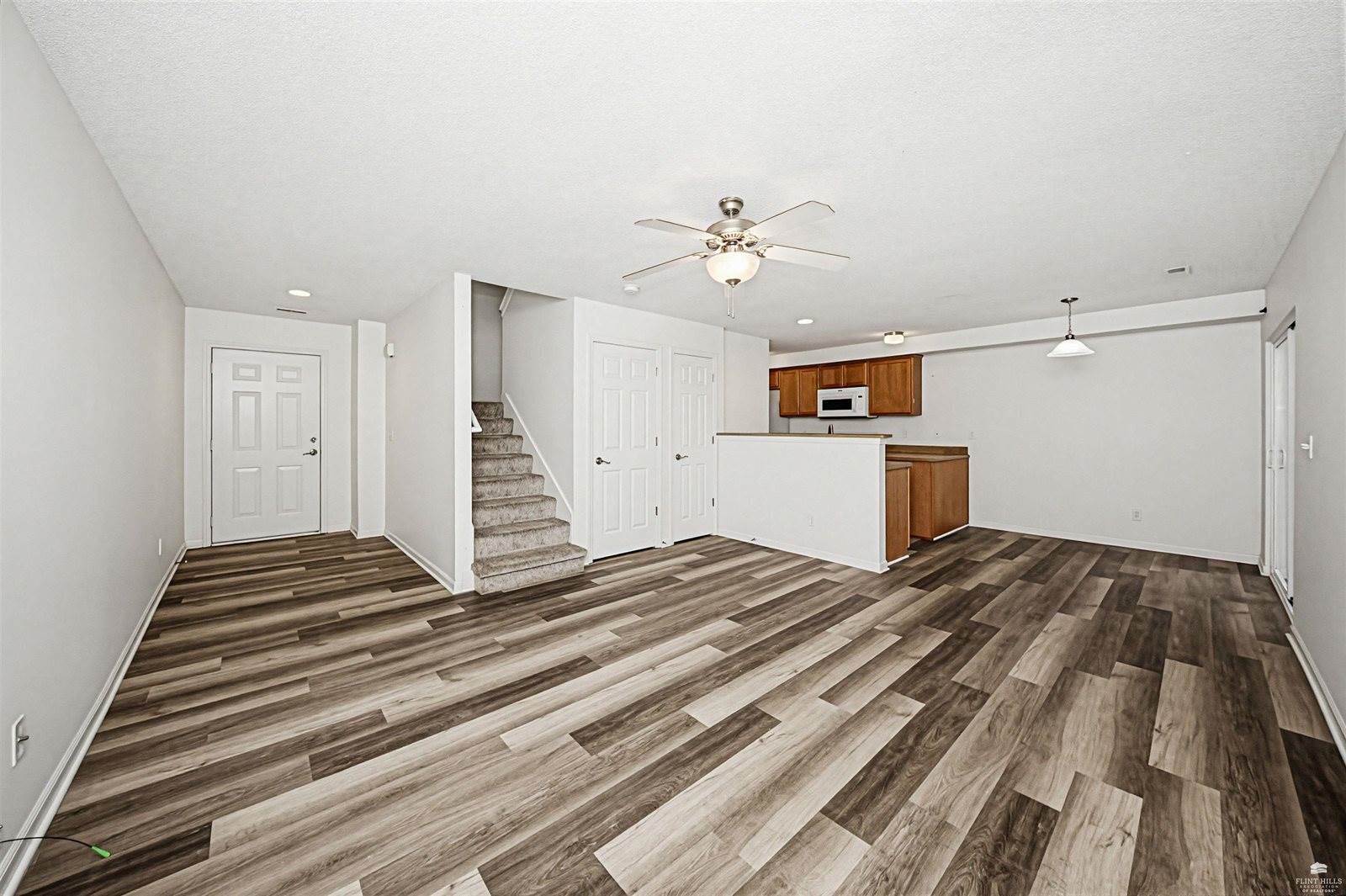 2407 Deerfield Blvd, Junction City, KS 66441